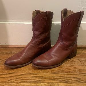 EUC Tecovas Earl roper boot. There is some normal wear, but in great condition.
